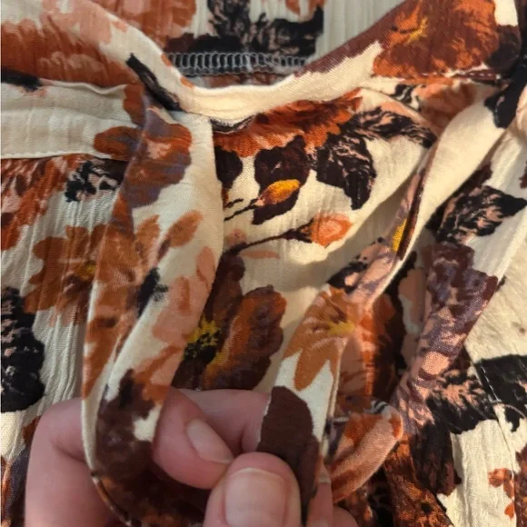 Floral faux wrap high-low/midi skirt with ruffles and ties - Picture 9 of 12